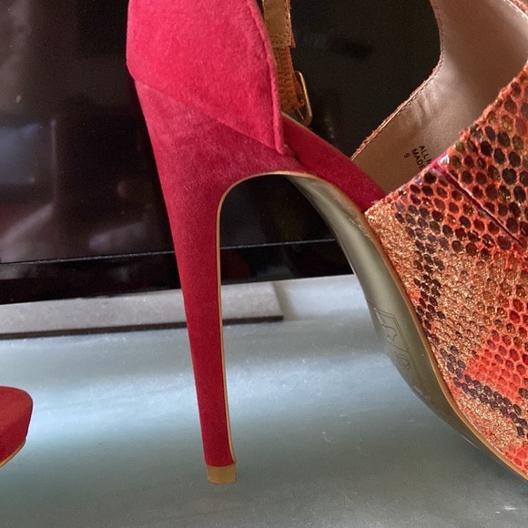 Red snake print BeBe heals - Picture 4 of 6